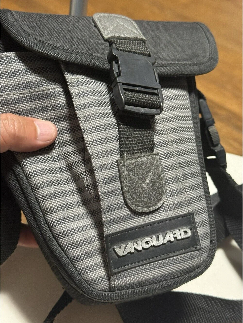 Vanguard Dexter 9 Camera Holster With Adjustable Shoulder Strap